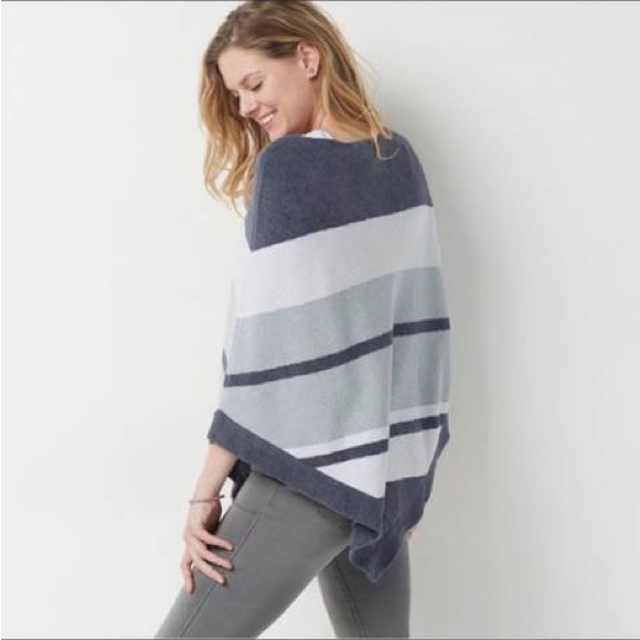 Barefoot Dreams Grey Striped Ocean Breeze Poncho - Picture 2 of 7